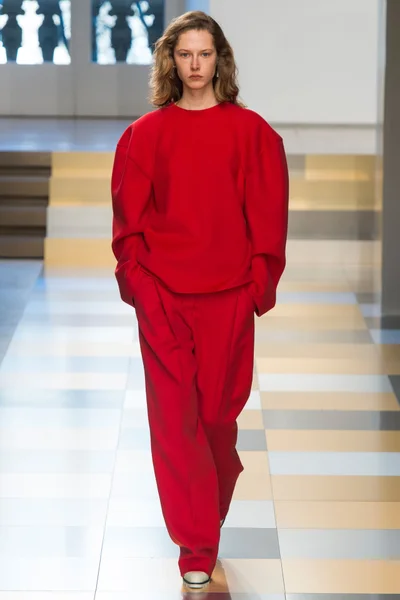 Look 40